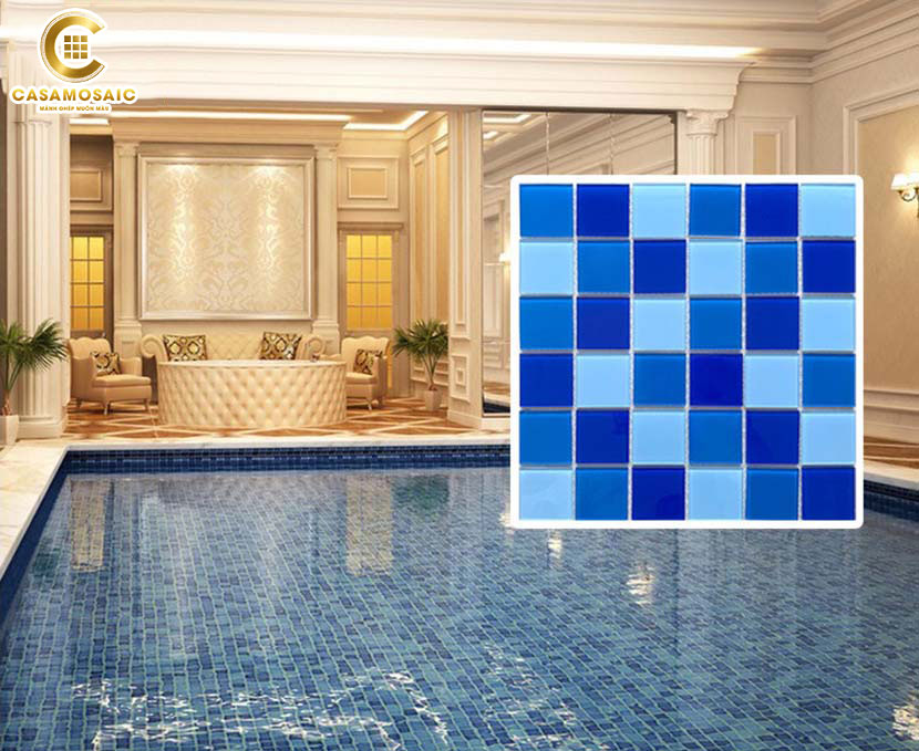 Các mẫu gạch mosaic thủy tinh được ưa chuộng để ốp lát hồ bơi năm 2025