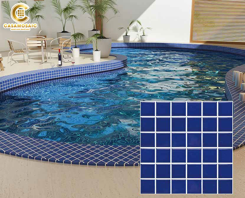 Gạch mosaic gốm được sử dụng làm gạch ốp thành bể bơi với độ bền và tuổi thọ cao